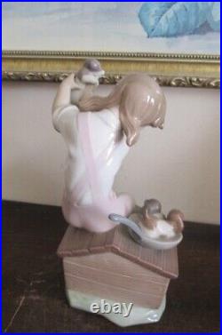 Lladro Spain Porcelain Figurine 7621 Pick of Litter Girl Dog