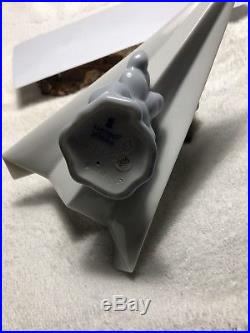 Lladro Spain Porcelain Figurine Let's Fly Away 6665 Puppy Dog Paper Airplane