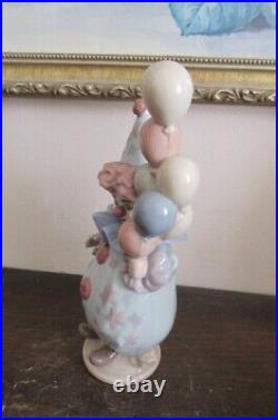 Lladro Spain Porcelain Figurine Littlest Clown 5811
