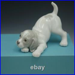 Lladro Spain Porcelain Playful Puppy Figurine Beagle Puppy #1070 Nib