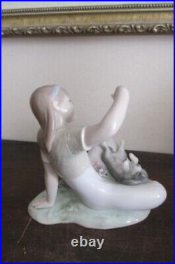 Lladro Spain Privilege Porcelain Figurine Playtime With Petals 7711 Girl Dog Pop