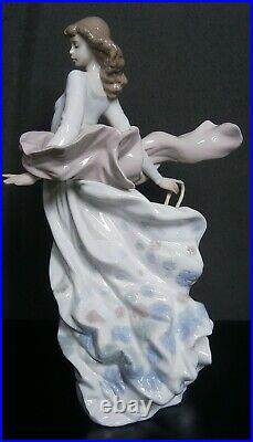 Lladro Spring Splendour Woman Figurine #5898