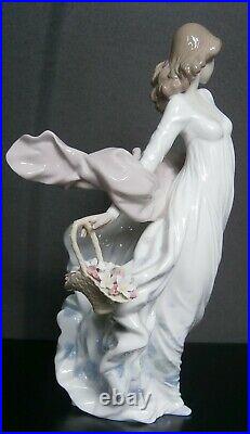 Lladro Spring Splendour Woman Figurine #5898