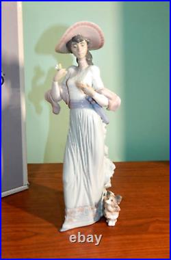 Lladro Sunday's Best Figurine 06246 Lady with Dog Excellent