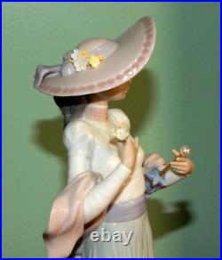 Lladro Sunday's Best Figurine 06246 Lady with Dog Excellent