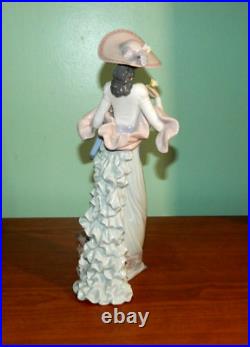 Lladro Sunday's Best Figurine 06246 Lady with Dog Excellent