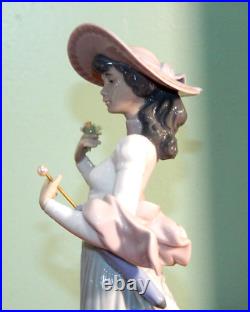 Lladro Sunday's Best Figurine 06246 Lady with Dog Excellent