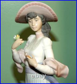 Lladro Sunday's Best Figurine 06246 Lady with Dog Excellent