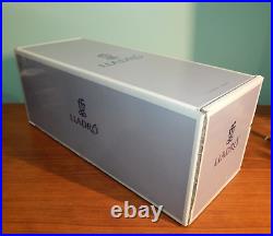 Lladro Sunday's Best Figurine 06246 Lady with Dog Excellent