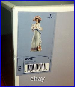 Lladro Sunday's Best Figurine 06246 Lady with Dog Excellent