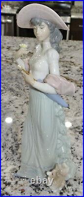 Lladro Sundays Best Figurine #6246 Grey Woman Dog Statue Mint