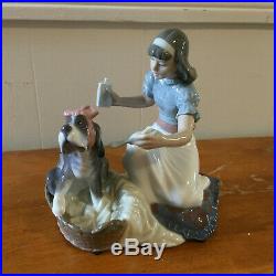 Lladro Take Your Medicine #5921 Girl Coaxing Dog To Take Medicine $500 Mint