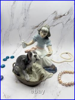 Lladro Take your Medicine # 5921, Porcelain Figurine, Retired, beautiful