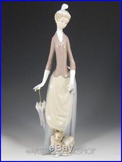 Lladro Tall Figurine LLADRO LADY WITH PEKINESE DOG & UMBRELLA #4761 Retired Mint