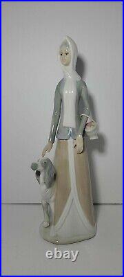 Lladro Tengra Lady and Dog Porcelain Figurine 15 TallEXCELLENT Made Spain