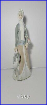 Lladro Tengra Lady and Dog Porcelain Figurine 15 TallEXCELLENT Made Spain