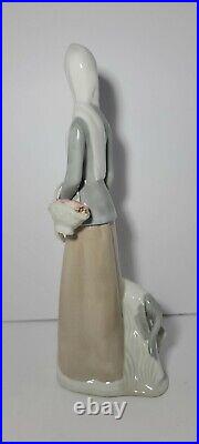 Lladro Tengra Lady and Dog Porcelain Figurine 15 TallEXCELLENT Made Spain