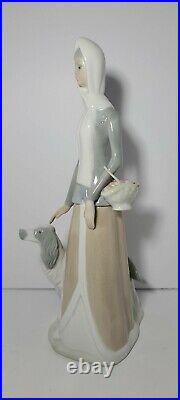 Lladro Tengra Lady and Dog Porcelain Figurine 15 TallEXCELLENT Made Spain