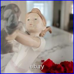 Lladro The Best of Friends Girl holding Dog Figurine 01008032