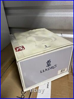 Lladro The Dog Chinese Zodiac #8143 Figure Retired MINT WithBox And Base