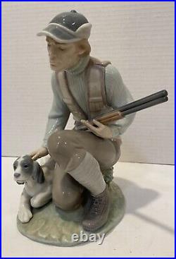 Lladro The Sportsman #6096 Hunter with Dog and Gun with Box Retired