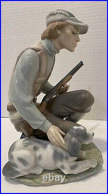 Lladro The Sportsman #6096 Hunter with Dog and Gun with Box Retired