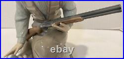 Lladro The Sportsman #6096 Hunter with Dog and Gun with Box Retired