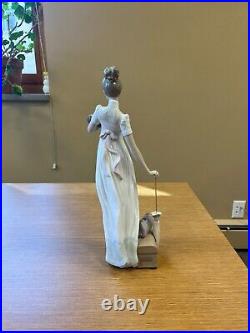 Lladro Traveling Companion #6753 14 Figurine