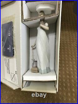 Lladro Traveling Companion Figurine #6753 Mint in Orig. Box