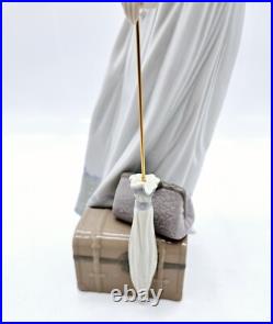 Lladro Traveling Companions Porcelain Figurine 6753 by Regino Torrijos 14