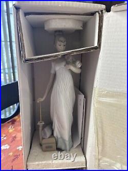 Lladro Traveling Companions Porcelain Figurine 6753 by Regino Torrijos 14 Vtg