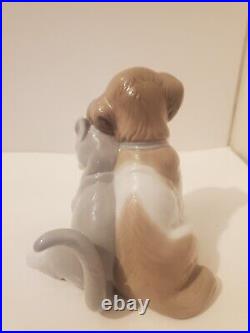 Lladro Utopia Against All Odds Figurine Kitten Puppy Cuddling 4.25