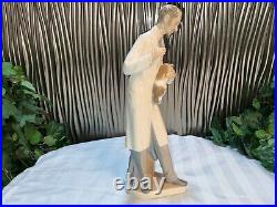 Lladro Veterinarian Injecting Puppy Porcelain Figurine #4825 Retired MINT COND