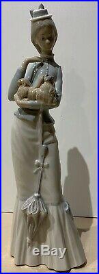 Lladró Vintage Lady Holding A Spaniel Dog And Umbrella Porcelain Figurine