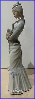 Lladró Vintage Lady Holding A Spaniel Dog And Umbrella Porcelain Figurine