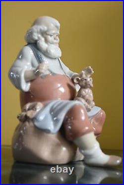 Lladro Vintage Old Man & Dog High Levels Of Detail