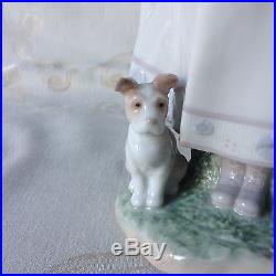 Lladro Waiting for Your Letter #6852 Figurine Girl by Mailbox with Dog Retired