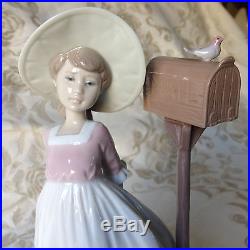 Lladro Waiting for Your Letter #6852 Figurine Girl by Mailbox with Dog Retired
