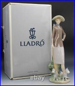 Lladro Walking the Dogs #6760 Large Vintage Porcelain Figurine with Original Box