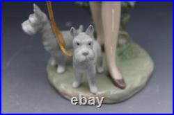 Lladro Walking the Dogs #6760 Large Vintage Porcelain Figurine with Original Box