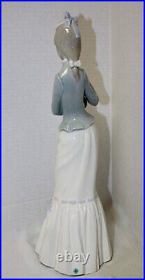 Lladro Walking with the Puppy Dog by Jose Roig #4893 Retired Vintage 1974 MINT