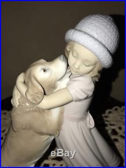 Lladro Warm Welcome #6903 Girl With Golden Retriever Dog Beautiful Piece