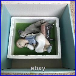 Lladro We Can't Play #5706 Injured Girl Dog Puppy Retired Spain w Box