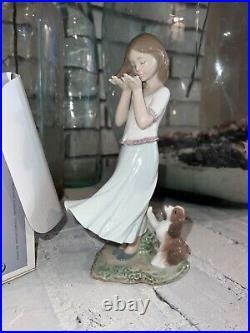 Lladro Whispering Breeze Sweet Girl with Dog Mint in Box #8121