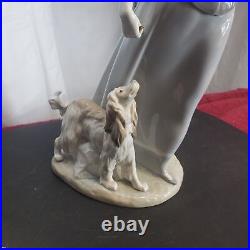 Lladro Woman With Dog Porcelain Figurine Size 10.5 In Multicolor