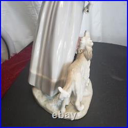 Lladro Woman With Dog Porcelain Figurine Size 10.5 In Multicolor