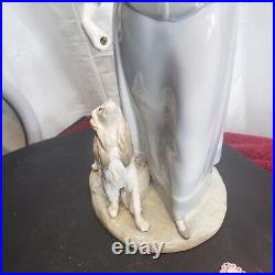 Lladro Woman With Dog Porcelain Figurine Size 10.5 In Multicolor