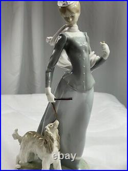 Lladro Woman with Dog Without Parasol Umbrella Lady with Shawl #4914