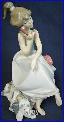 Lladro figure CHIT CHAT girl on phone with dog model 5466
