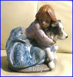 Lladro figurine #2200 A Big Hug Gres Finish